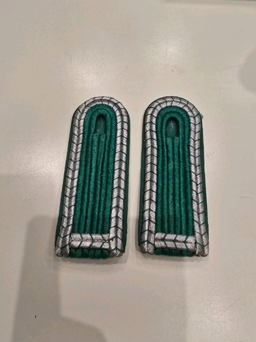 Schulterstücke der ddr - der,