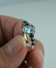 Sterling Silber Ring blauer Topas und schwarzer Spinell verschiedene Größen