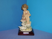 G. Armani Figur Mädchen