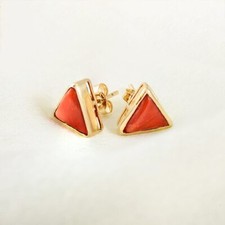 Solid 14K Gelbgold Natürlich Dreieck Koralle Ohrstecker für Weihnachten Sale