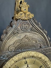 Antike Pendule Bronze Neugotik