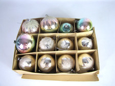 Alter Christbaumschmuck 12 Kugeln Regenbogen / silbern Schneedekor