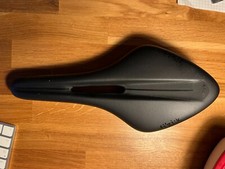 FIZIK Sattel Arione R3 Open K:ium Regular schwarz Wie Neu