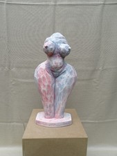 weiblicher Torso aus Keramik