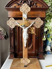 großes antikes Wandkreuz Kruzifix INRI Holz Porzellan 