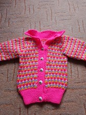 Handgestrickte Kinderstrickjacke