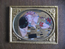 ARTIS ORBIS, Miniatur Porzellanbild 4 x 7 cm, Gustav Klimt "Der Kuss", Goebel