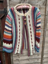 Handgestrickte Strickjacke