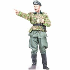 Unpainted 1:16 resin figures