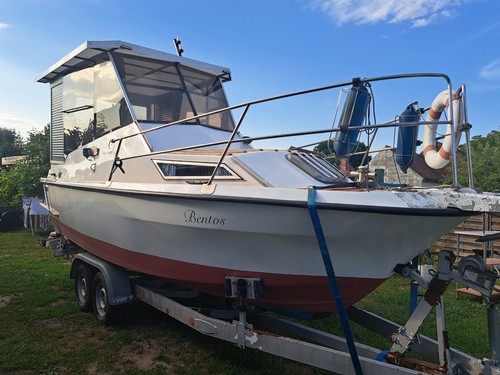 Motorboot mit anhange - motorboot,