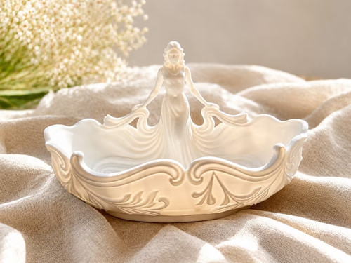 Dekorative schale mit figur - dekorative,