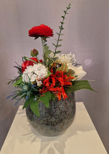 Edles Seidenblumengesteck auf