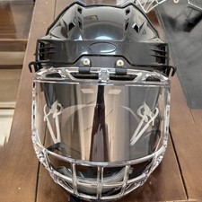 Eishockeyhelm mit Vollvisier