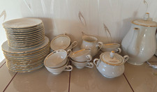 Speise- und Kaffeegeschirr mit