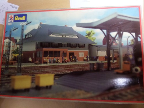 Revell 2000 bahnhof mit - h0,, 2000,