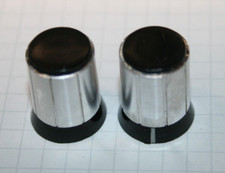 2 Drehknöpfe, Bedienknöpfe