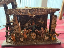 Alte etwas eingestaubte Krippe