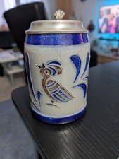 Ton Bierkrug mit Zinndeckel