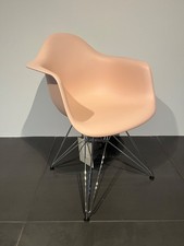 vitra Eames Plastic Armchair