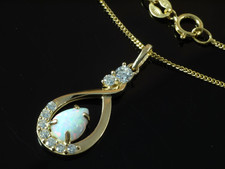 333 Gold Opal Anhänger mit