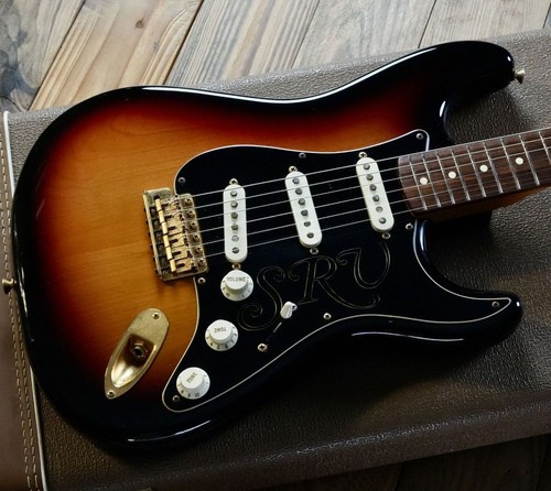 Fender stevie ray vaughan - ray,