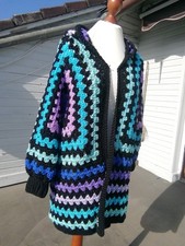 Häkeljacke mit Kapuze *