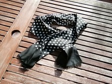 Duftiges Vintage Tuch Schal schwarz weiß Satin Fransen Punkte 19x116 cm  sixties