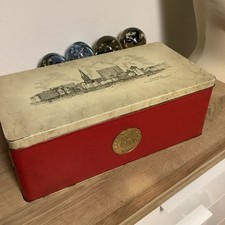 Große alte Blechdose von