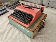 Vintage Olivetti Lettera 22