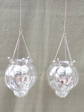 2 hängende Glas Windlichter