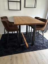 bartisch mit stühlen Zur