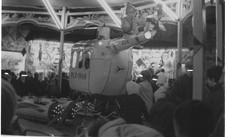 Foto Flugzeug: DDR-Hubschrauber "PLX-1969" mit Sandmännchen, Rummelplatz 10x14cm