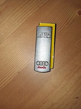Audi Geldscheinklammer / Anstecker mit Logo silber/gelb
