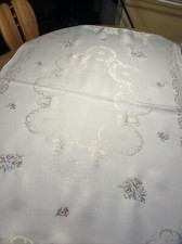 Tischdecke cremefarben