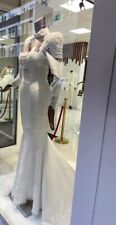 Brautkleid und Brautschleier