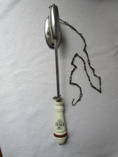 alter Porzellan Klo Toiletten Ziehgriff ZIEHEN Abzieher 12,5cm mit Wandhalterung