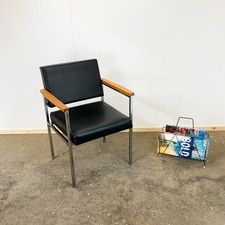 Armlehnenstuhl 1970er Jahre Fröscher KG Edelstahl Eiche schwarzes Kunstleder