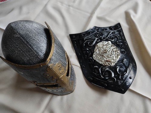 Rustikaler ritterhelm topfhelm - rustikaler,