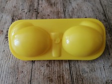 Original DDR  Eierträger Eierbox Eierbehälter mit Salzstreuer in Gelb  EVP