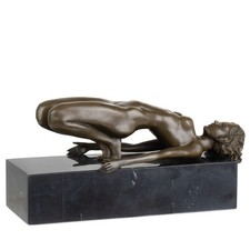 Bronze-Skulptur weiblicher Akt Marmorsockel Darstellung einer liegenden Frau