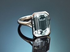 SQUARE BLUE! STRENGER DESIGN