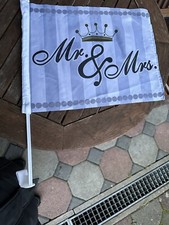 Mr und mrs Fahne Auto 