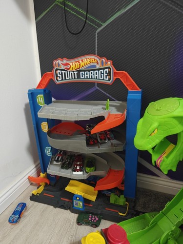 Hot wheels stunt garage - wheels,
