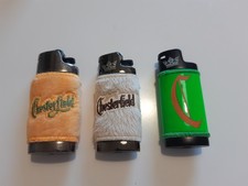 3x seltene Chesterfield Werbe-Feuerzeuge, Plüsch-Hülle - Sammler-Set - Metall