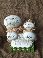 4 Steine  mit Schrift Hope Joy Love Peace Garten Blumenstecker Blumentopf Bast
