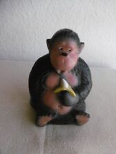 Spardose Affe mit Banane  ca. 14 cm   Hartplastik (  Schlüssel nicht vorhanden )