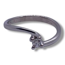 Ring aus Weißgold und