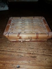 alt vintage kleiner Korb Deckeltruhe Schmuckschatulle geflochten Ostern Geschenk