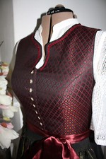 Hochgeschlossene Country Line