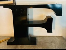 Vintage Leuchtbuchstabe "F" in XXL-Größe mit Neonröhre